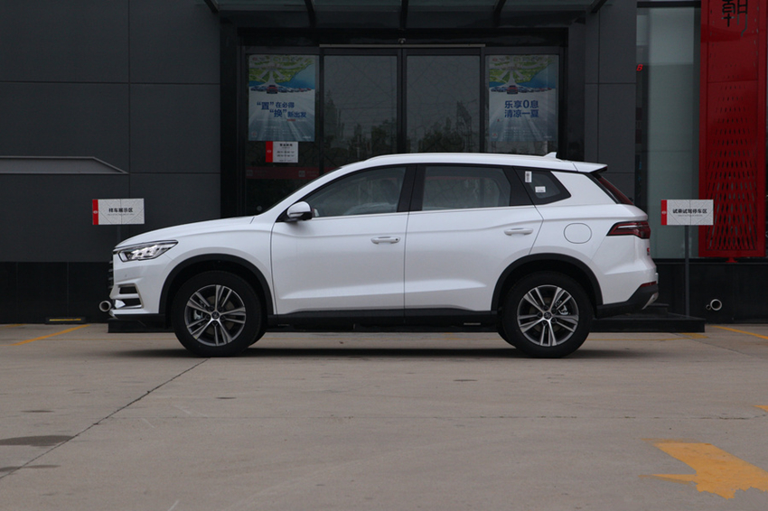 【奇瑞瑞虎】又一“百姓车王”!比奥迪漂亮,奔驰底盘调校+1.5T国六,不足9万