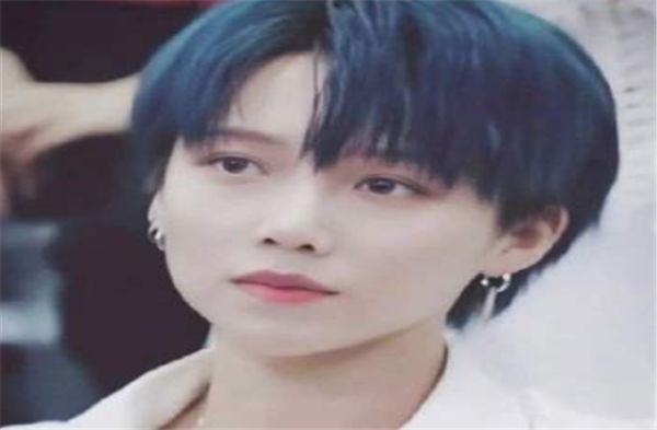 [染发]刘雨昕染发，许佳琪染发，虞书欣染发，看到孔雪儿：惊艳了！