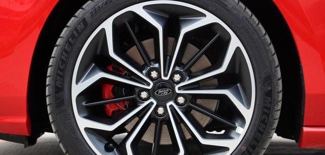 长安汽车|福特福克斯最大的“槽点”是三缸发动机？事实并非如此！