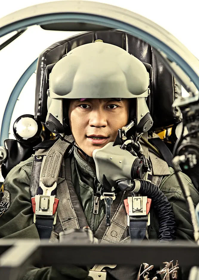 李晨:内地票房破3.2亿,范冰冰零片酬出演,李晨为何复制不了吴京的成功?