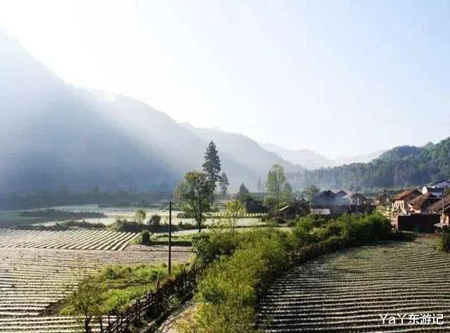 「古镇」中国唯一“一脚踏五县”古镇，只因一本书走红，却有最美人文之称