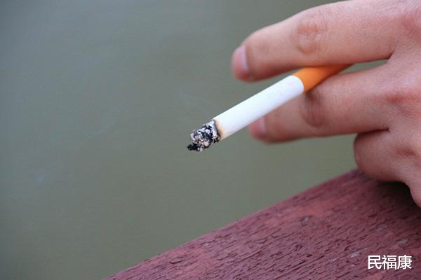 水果|喜欢吸烟的人，坚持吃3种水果，做好2件事，肺会逐渐变干净