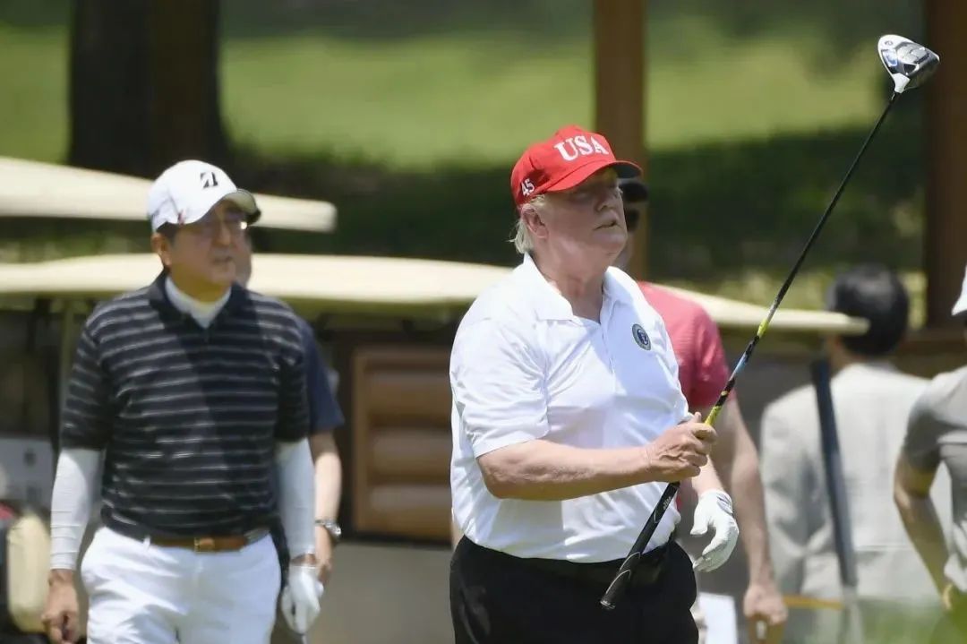 约瑟夫·拜登|特朗普、拜登两家豪宅大曝光：一家房梁镀金，一家“兼职”中产风