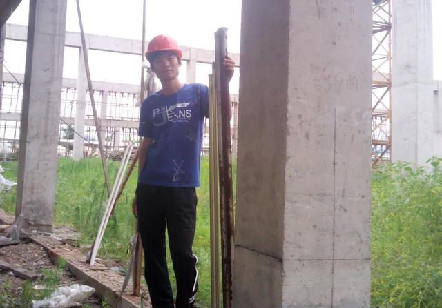 民警|东北村长儿子开网店：半天卖光3万斤草莓，卖玉米镇上快递点爆单