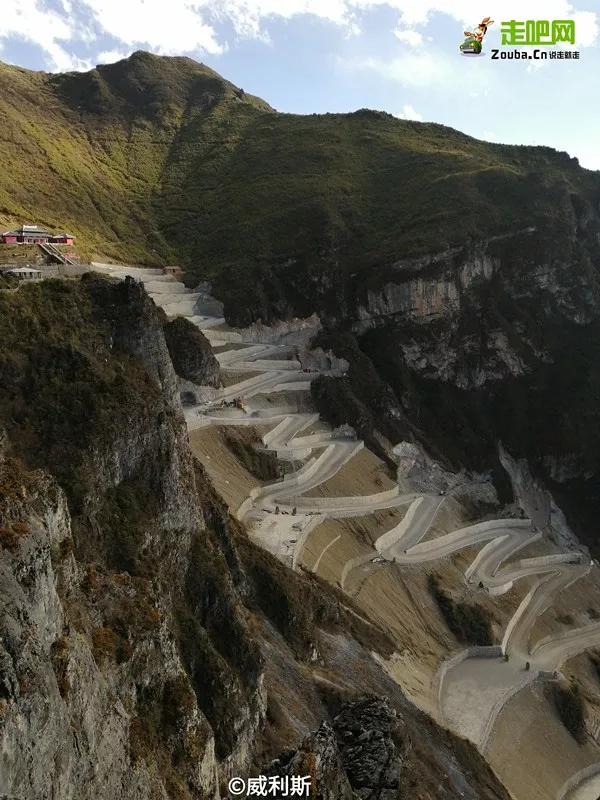 丹霞地貌|云南这几条魔鬼公路，看完就开始瑟瑟发抖！普通司机根本不敢去
