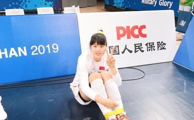 李月汝：女篮奥尼尔高调谈恋爱，男友19岁身高2米18，球迷：真的是太般配