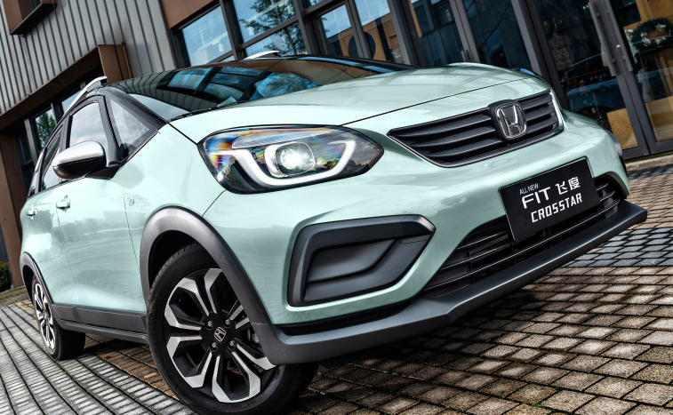 本田飞度|骂声越大卖的越好，飞度成功上位，7天甩1.6万台，顶红旗一个月