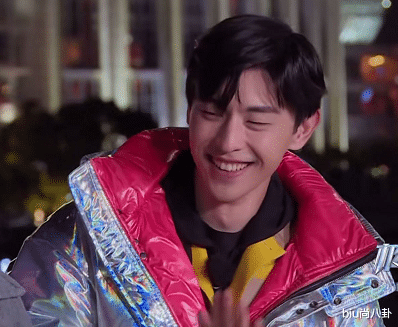 [邓伦]《极限挑战》没录到结尾，为何邓伦就消失了？原来节目组早有提示