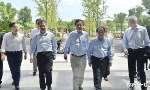 小米科技|华为揽才！任总接连拜访四所国内高校，为何清北“失之交臂”？