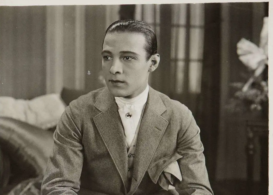 外星人|美国小伙放言经历16次转世,催眠时还说出自己是外星人,如今怎样