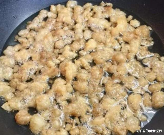 猪油渣|“猪油渣”究竟能不能吃？很多人一直在吃，看完记得告诉家人