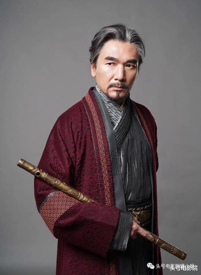 王晶▲最老张无忌！40岁林峯演古天乐儿子，离子烫+座山雕？网友：告辞