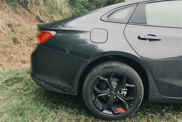 雪佛兰迈锐宝|铁了心扳倒迈腾！它比雅阁漂亮，12万就给B级车，还带真皮椅