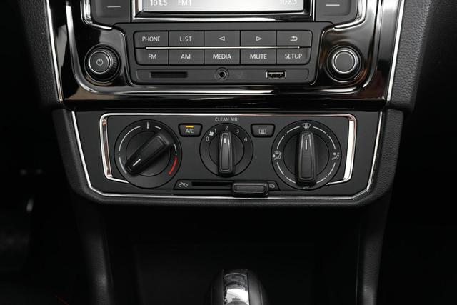 桑塔纳|新款大众桑塔纳\还香\吗？它能否延续\车界神话\呢