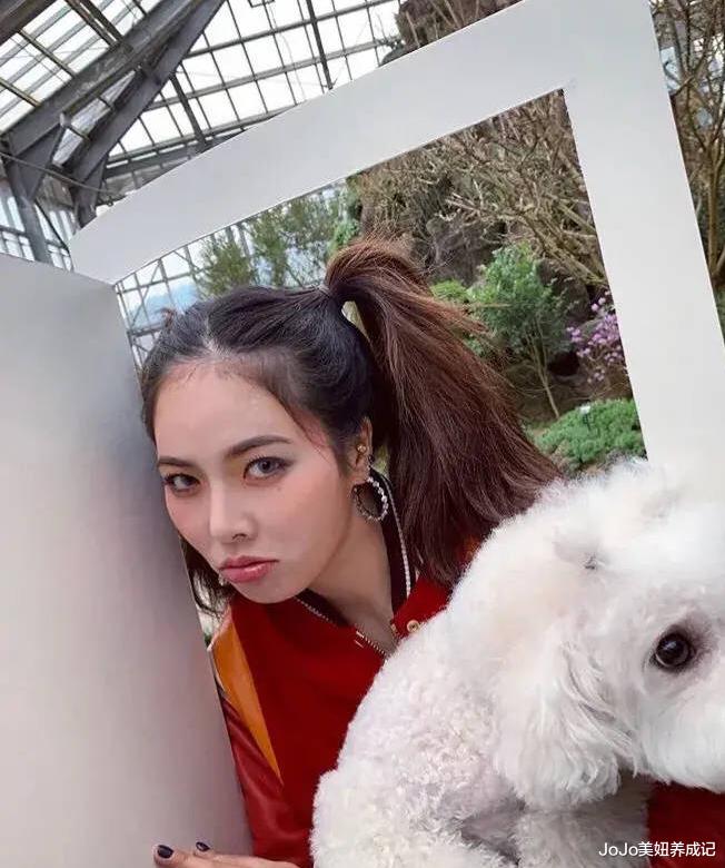 #金泫雅#金泫雅和杨超越，体重相差14斤，同为双马尾造型，谁说瘦了就好看