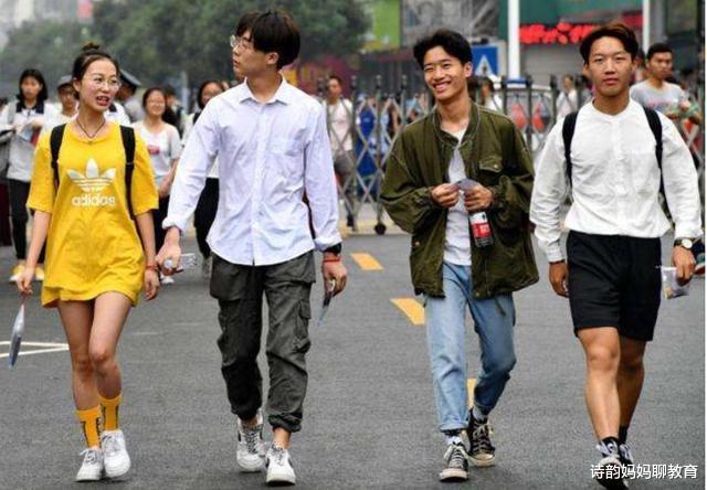 大学|“对不起，爸妈给你丢脸了”，新生开学，暴露了许多家庭的真面目