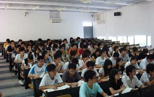 法学▲“挂科率”很高的4大大学专业，学习比高三还苦，但发展前景好