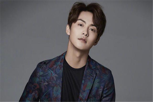 马天宇|马天宇：妈妈自杀在中秋节，药是我买的，他的温柔是伤痛给的