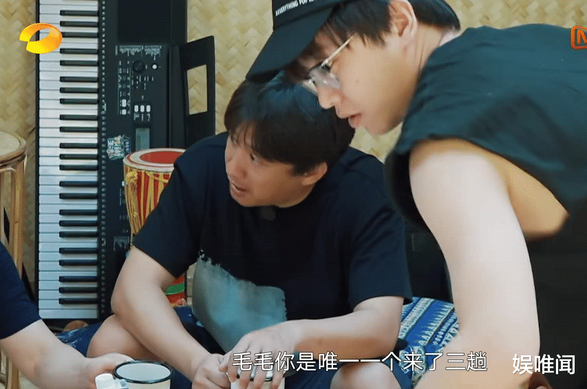 彭昱畅@彭昱畅爬完椰子树后,那把刀取下来没有?《向往的生活》导演回应了