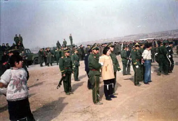 「老照片」90年代农村的一些老照片 哪个让你印象深刻？