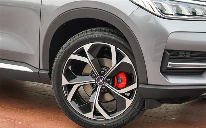 哈弗H6|哈弗H6又一劲敌来了，颜值无可挑剔，1.5T爆发185马力，9月份上市