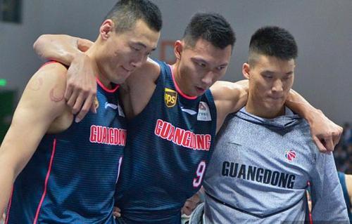 易建联|阿联：续约成疑，身价4亿，两个儿子不同国籍，与名模恩爱10余年