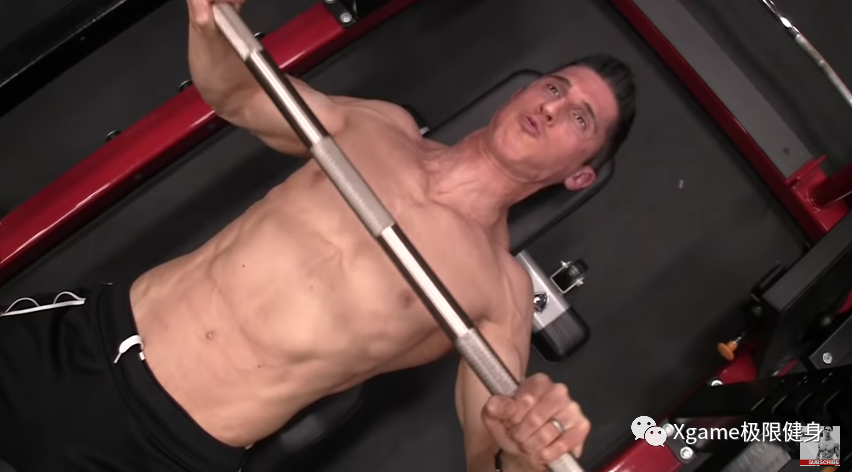 『胸肌』出现这5个迹象，说明你的胸肌太弱了！