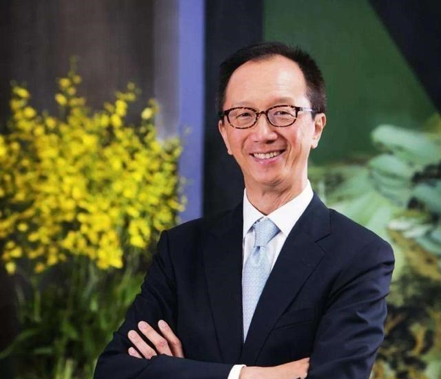 伏明霞@42岁伏明霞现状：退役后嫁老头，如今想为70岁丈夫再生一胎