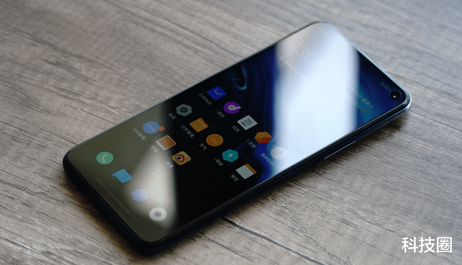 [荣耀]明明比荣耀30S更强，但iQOO Neo3依旧卖不过荣耀太难了