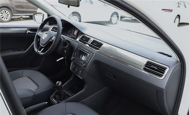 桑塔纳|上下班买辆新桑塔纳好不好？搭载四缸1.5L发动机，稳定可靠