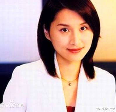 何炅▲何炅隐瞒20年的老婆被扒出，谢娜曾在书中提到过她，原来一直藏在身边！