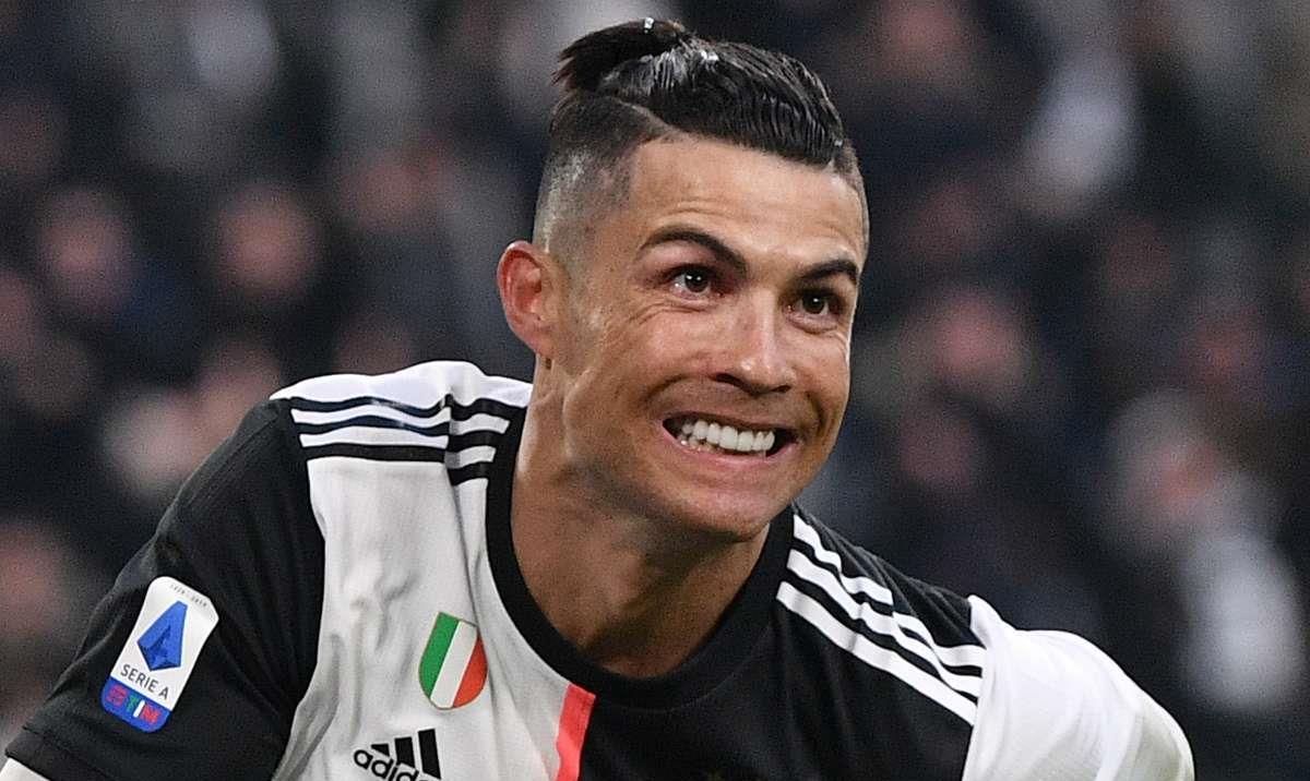 意大利队|8-2！梅西踢疯了，C罗遭完爆，20年伟大纪录诞生，奇迹5连霸