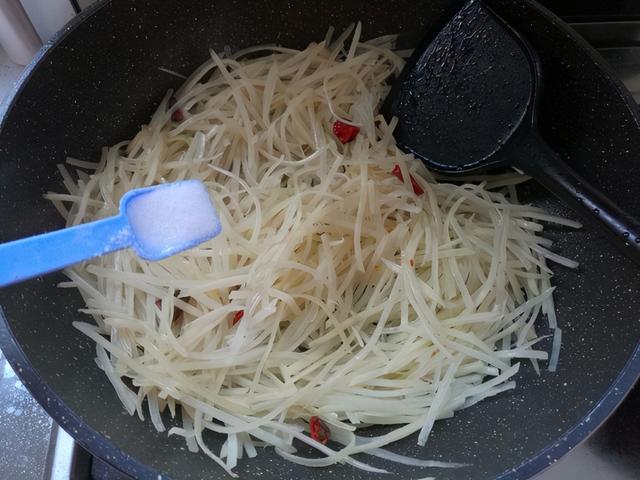 土豆|秋季,土豆与它相克,再好吃也不要搭配吃,许多家长都不知道