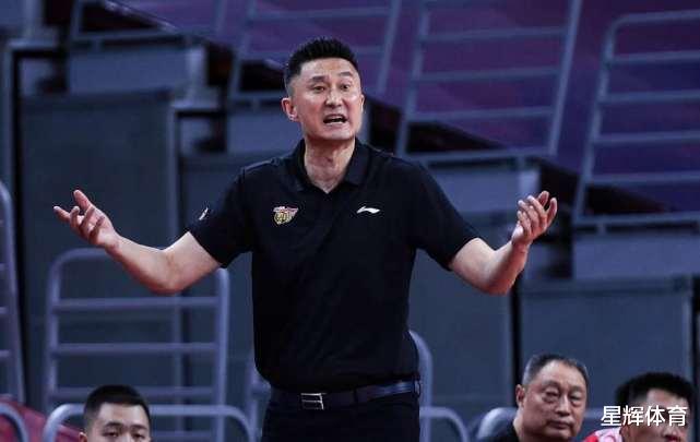 [广东男篮]杜锋唯一公开表扬的球员！力压易建联本土最佳 宏远多一争冠悍将