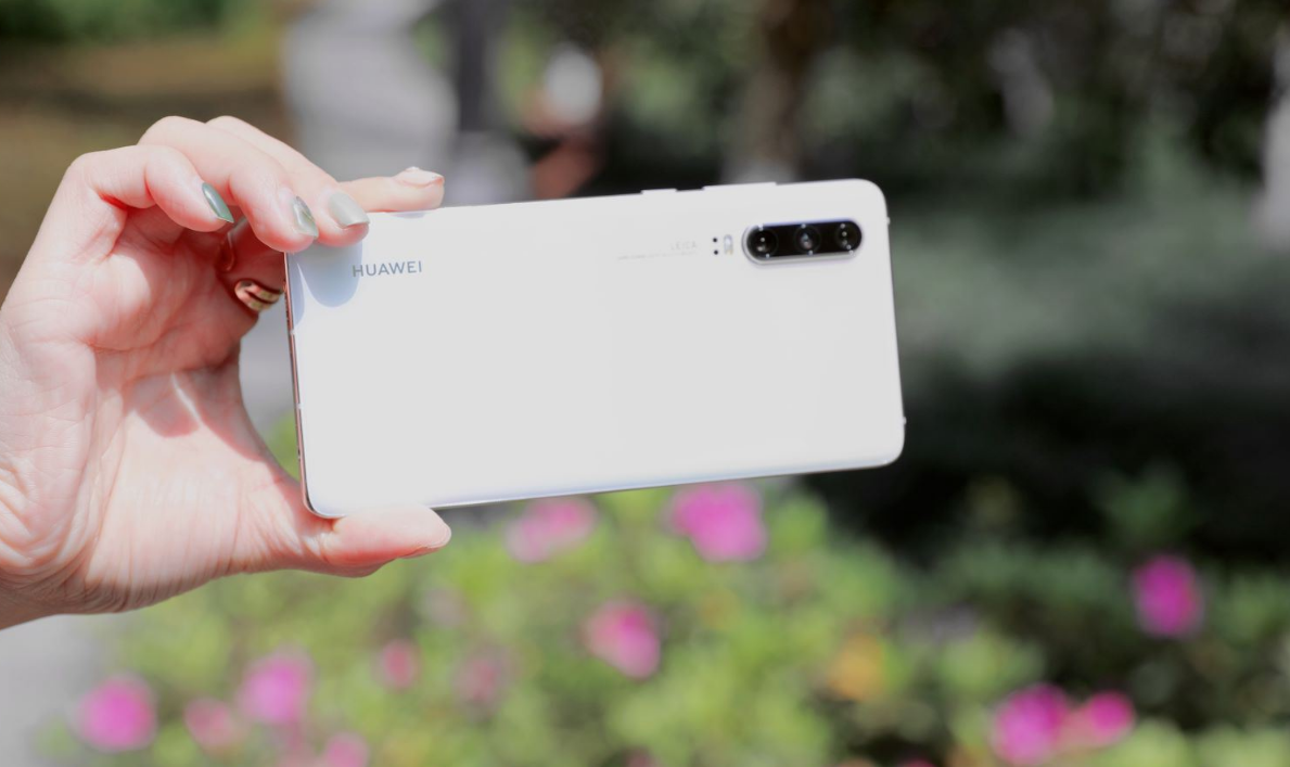 [华为手机]华为手机也不能乱买，这四款手机已经烂大街，千万别入坑