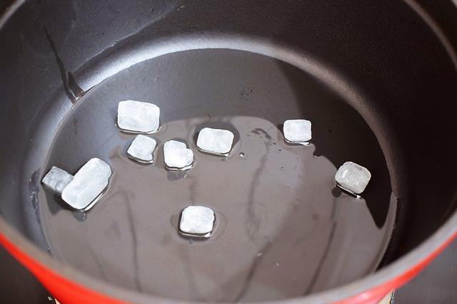 冰糖:此菜含钾是香蕉的8倍,夏天老出汗,有可能是缺钾,不妨多吃几次