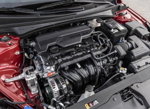 [现代伊兰特]又一款轿跑即将入华！颜值比奥迪A7还帅，仅售10万，思域地位不保