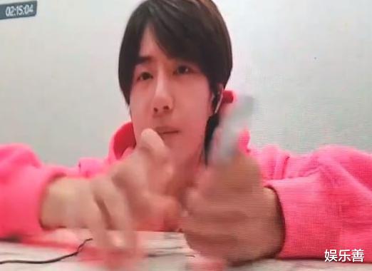 #王一博#天天向上云录制，唯独王一博结束后没走，知道原因后工作人员爆笑