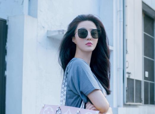 宋轶▲宋轶白到自带滤镜，说出美白方法很靠谱，比一年敷700张面膜有用