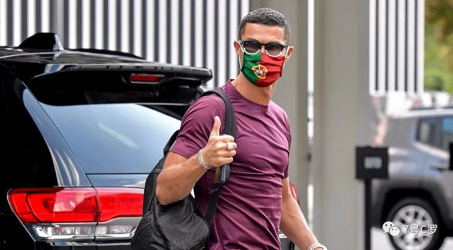 |C罗感染新冠登顶热搜，确诊后精神状态不错，总裁一定能战胜病毒