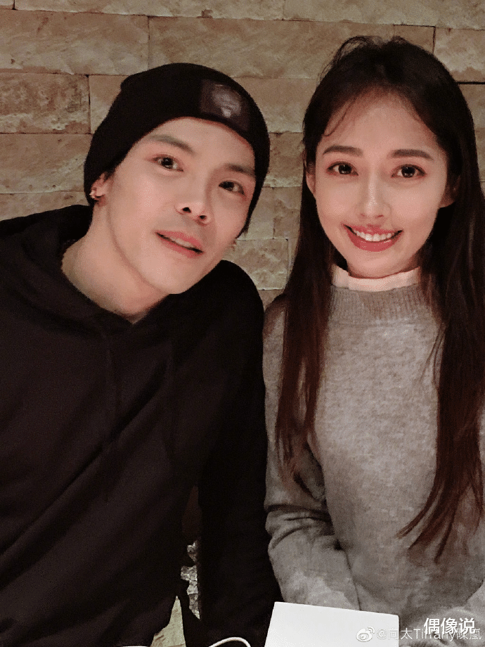 郭碧婷|郭碧婷向佐喜得爱女,向太要重新取名了,郭爸发文被指有深意
