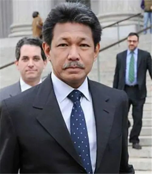 |他贪污160亿，后宫私藏40位美人，每天开销500万，名字世人皆知