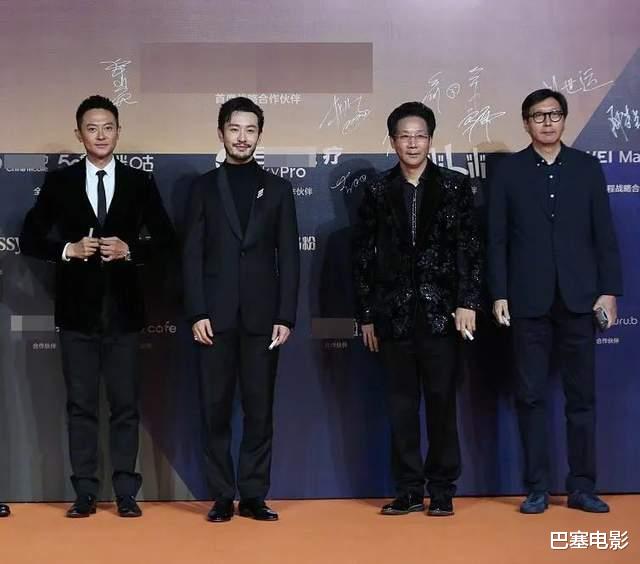 李现|金鸡闭幕红毯：佟丽娅惊艳，李现大平头吸睛，小花们一个比一个美