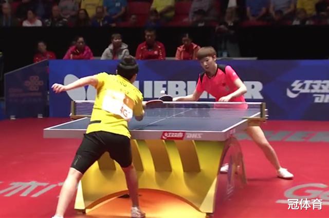 王曼昱■泪洒赛场！央视大赞国乒新星有担当，刘国梁靠她阻击伊藤美诚