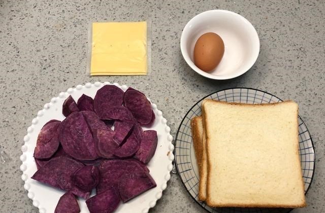 吐司■爱吃吐司的别错过这网红吃法，外酥里嫩，咬一口还爆浆，好吃