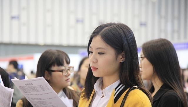 『求职』大学毕业生找工作时，尽量别进这3种企业，赚不到钱学不到东西！