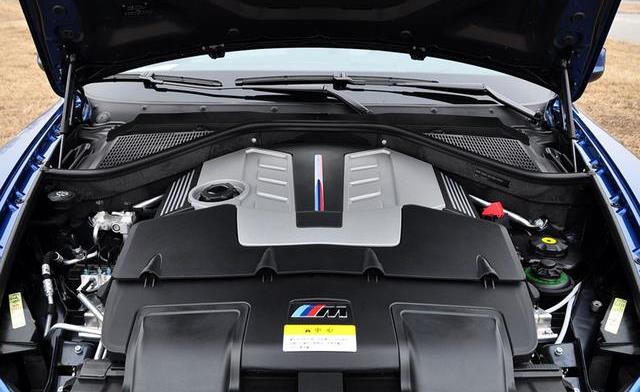 「宝马x5m」换代反降30万，V8猛兽声浪迷人，车宽2米+3.8秒破百，果断放弃Q7