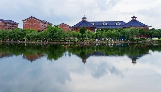 高校|论临床医学专业,这七所双非大学不输给985高校的医学院