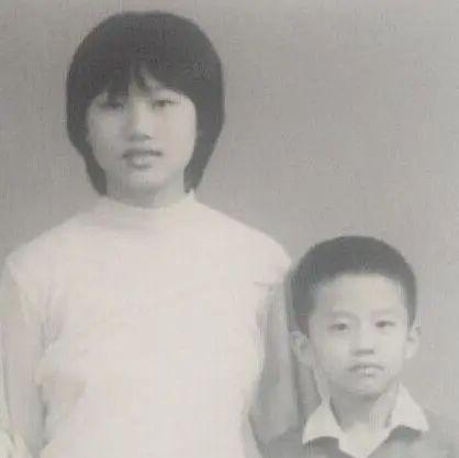 邓超：邓超：父亲尿毒症去世，大姐患癌，自己尿血，发文“息影退圈”？