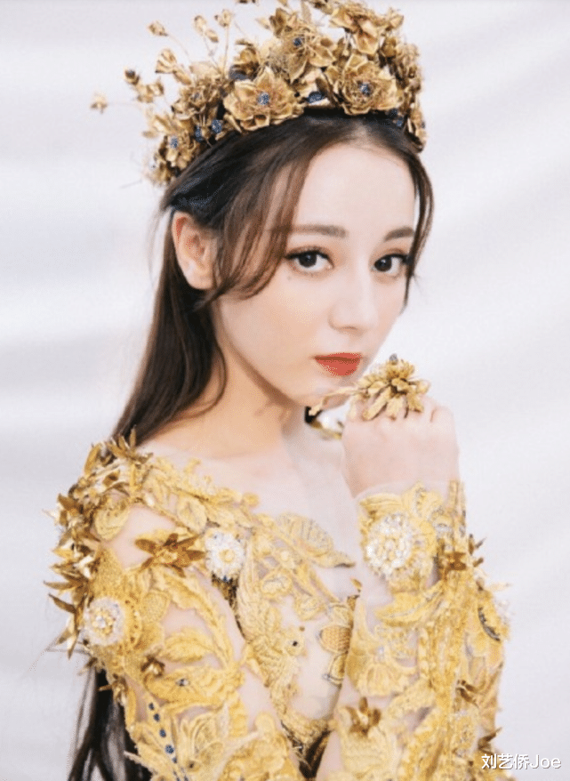 迪丽热巴|宋茜的金鹰造型被网友吐槽难看，网友：18届迪丽热巴最好看！